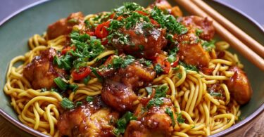 Sticky Garlic Chicken Noodles